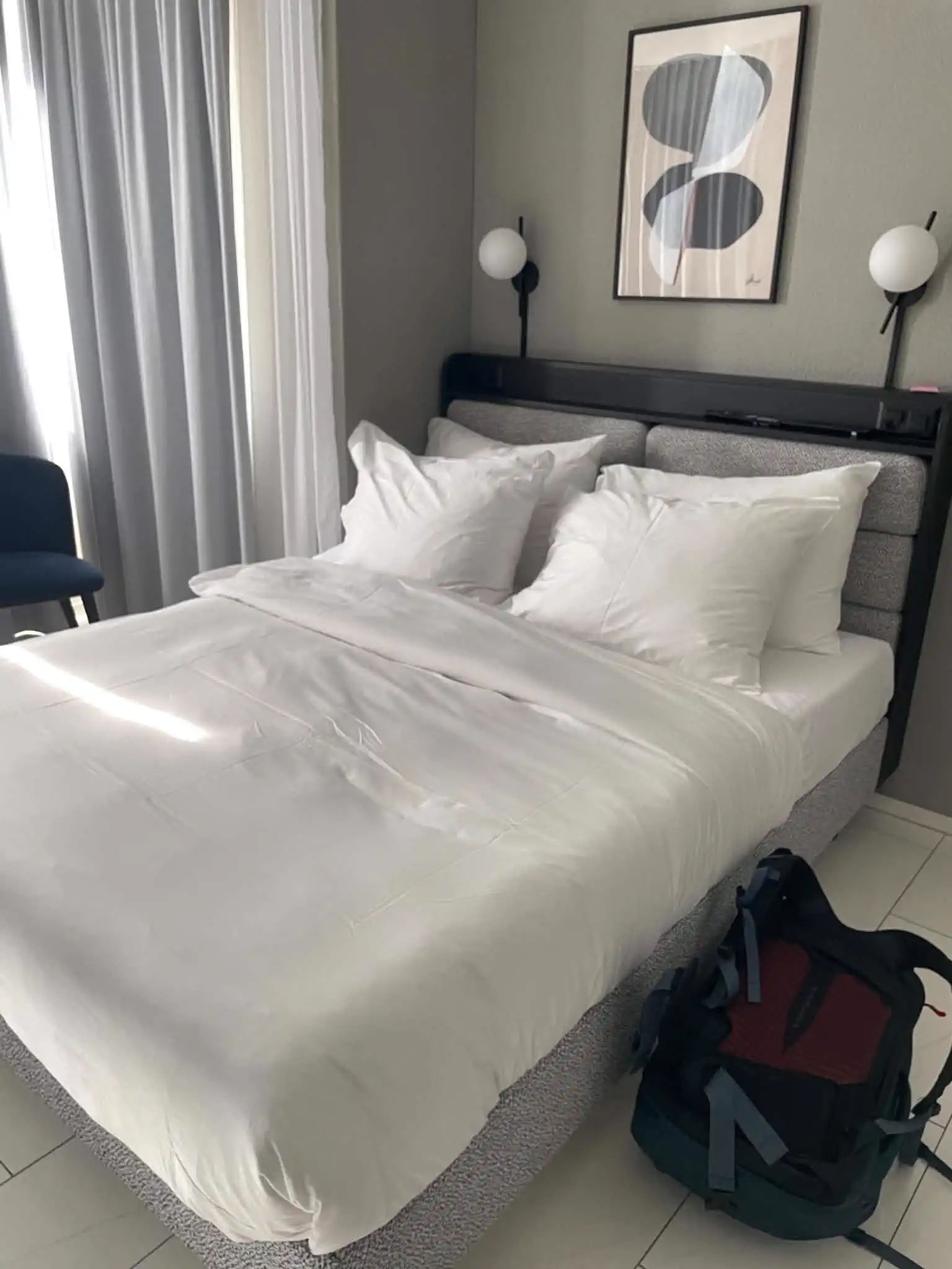 Queen bed in the Medium Studio with Kitchenette at Hotel Numa Zurich Turi